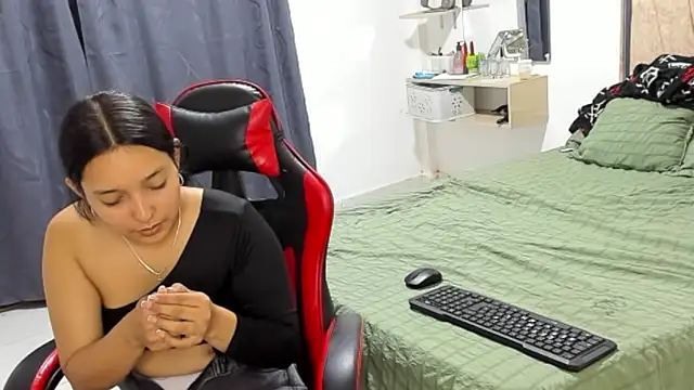 camalara online show from February 18, 11:45 pm