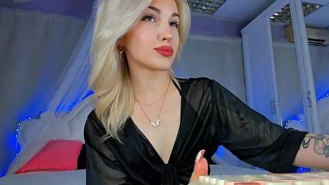LisaFoxyMe online show from May 24, 1:49 am