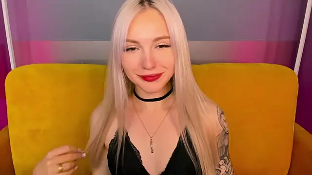 LisaFoxyMe online show from October 6, 9:32 am