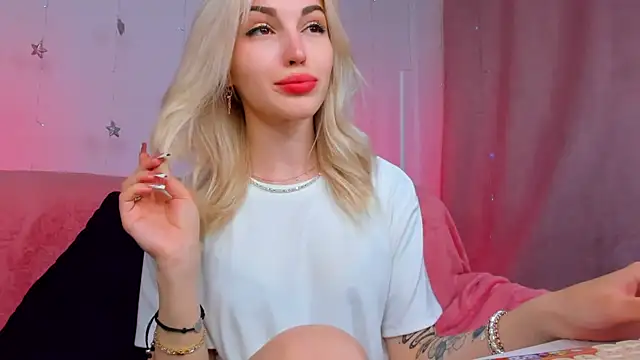 LisaFoxyMe online show from May 28, 1:24 am