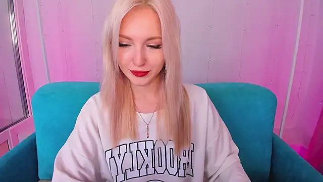 LisaFoxyMe online show from November 5, 1:20 am