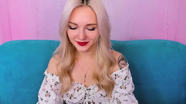 LisaFoxyMe online show from October 5, 8:16 am