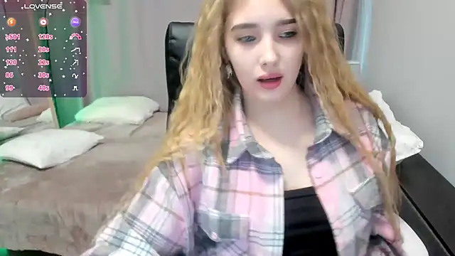 TaisiaHot online show from March 29, 8:05 am