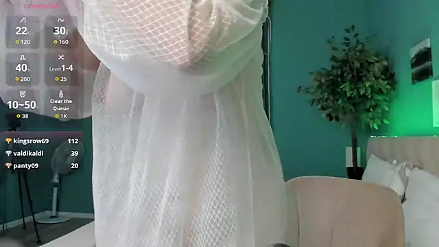 Snapshot of Kira_Adler chatting on June 5, 7:03 am Kira Adler online show from June 5, 7:03 am