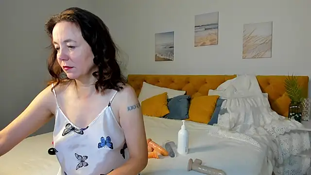 Kira Adler online show from October 10, 1:06 am