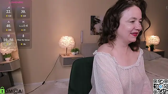 Snapshot of Kira_Adler chatting on June 18, 12:53 am Kira Adler online show from June 18, 12:53 am