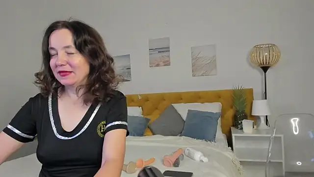 Kira Adler online show from November 15, 1:09 am