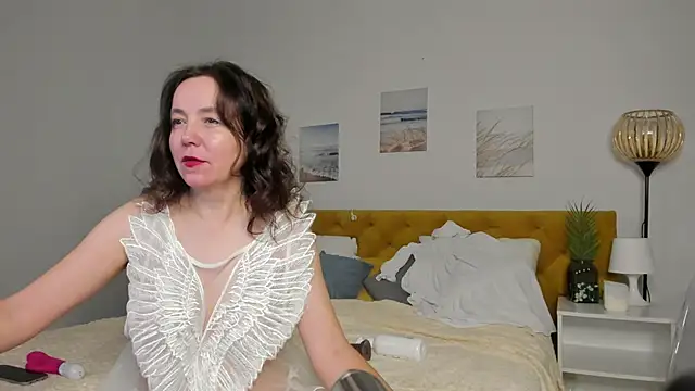 Kira Adler online show from November 16, 1:10 am