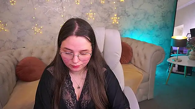 Snapshot of SophieDreamss chatting on February 5, 10:16 pm SophieDreamss online show from February 5, 10:16 pm