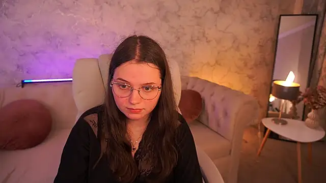 Snapshot of SophieDreamss chatting on October 24, 10:09 pm SophieDreamss online show from October 24, 10:09 pm