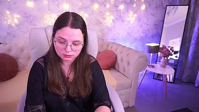 Snapshot of SophieDreamss chatting on February 28, 11:15 pm SophieDreamss online show from February 28, 11:15 pm