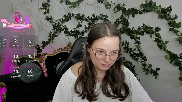 SophieDreamss online show from September 24, 12:55 pm