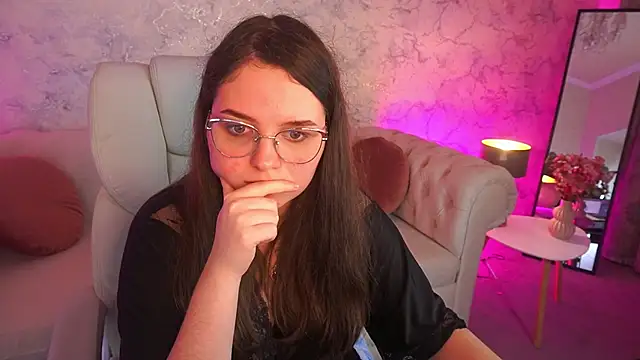 Snapshot of SophieDreamss chatting on November 10, 2:55 pm SophieDreamss online show from November 10, 2:55 pm