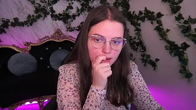 SophieDreamss online show from October 10, 1:01 pm