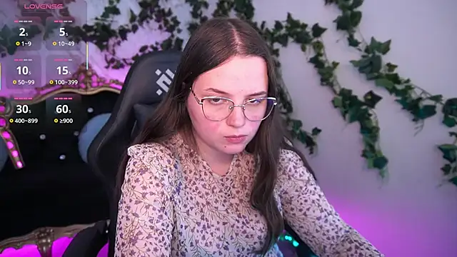 SophieDreamss online show from October 15, 1:52 pm