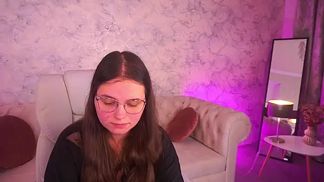 Snapshot of SophieDreamss chatting on November 7, 10:57 pm SophieDreamss online show from November 7, 10:57 pm