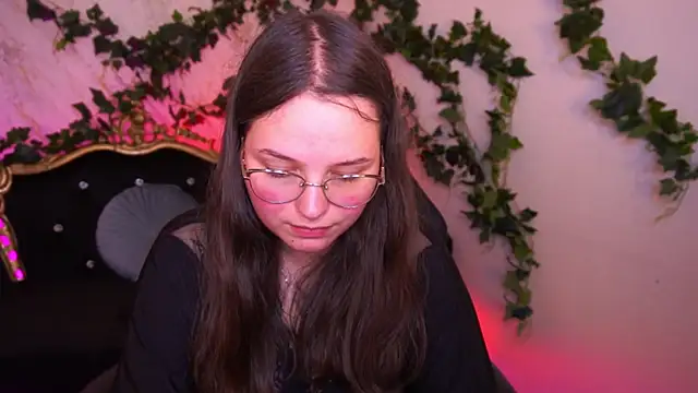 Snapshot of SophieDreamss chatting on October 28, 2:38 pm SophieDreamss online show from October 28, 2:38 pm