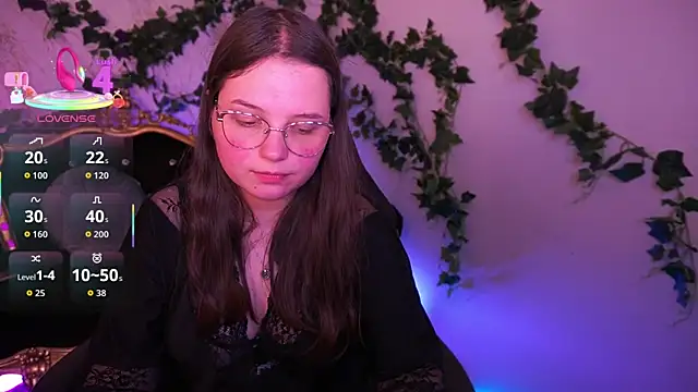 Snapshot of SophieDreamss chatting on October 29, 2:49 pm SophieDreamss online show from October 29, 2:49 pm