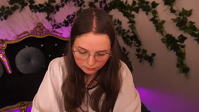 Snapshot of SophieDreamss chatting on October 23, 2:05 pm SophieDreamss online show from October 23, 2:05 pm