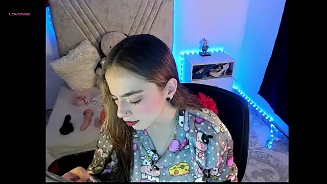 Mia Victoria22 online show from May 2, 3:01 am