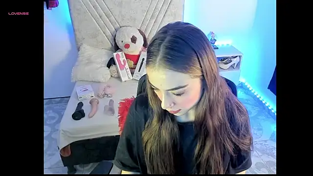 Mia Victoria22 online show from May 19, 2:51 am