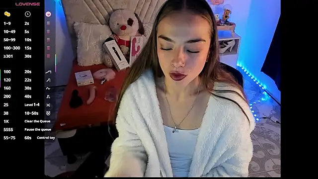 Mia Victoria22 online show from July 18, 4:43 am