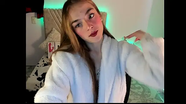 Mia Victoria22 online show from March 20, 4:30 pm