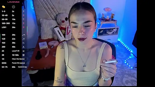 Mia Victoria22 online show from July 17, 2:20 am