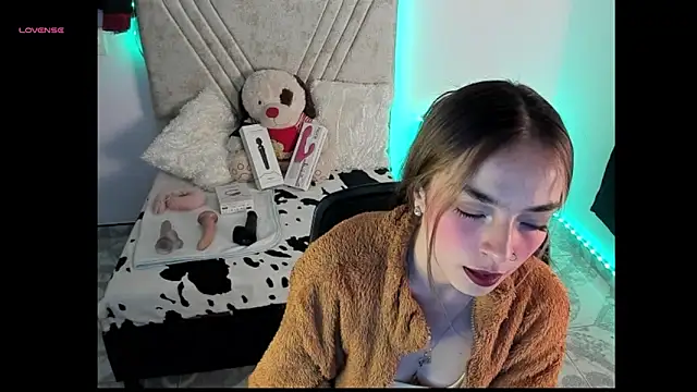 Mia Victoria22 online show from April 14, 2:27 am