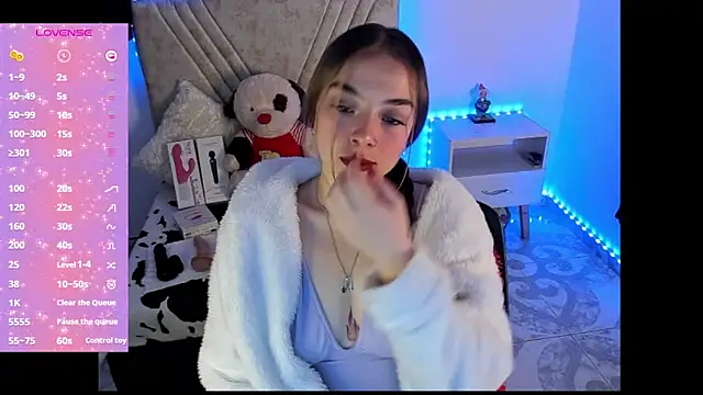 Mia Victoria22 online show from March 25, 2:33 am