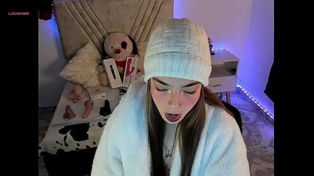 Mia Victoria22 online show from April 10, 3:02 am