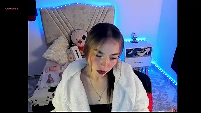 Mia Victoria22 online show from April 15, 2:06 am