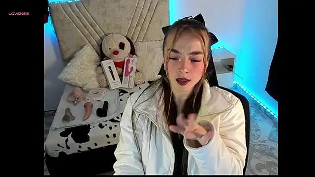 Mia Victoria22 online show from April 11, 3:03 am