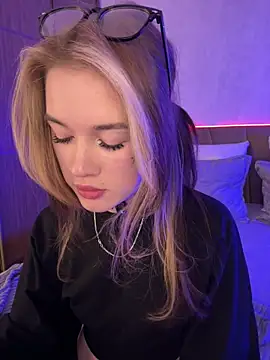 Marryme- online show from April 9, 1:50 pm