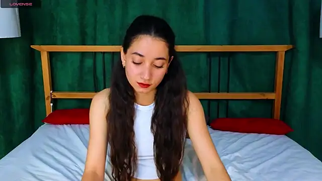 Snapshot of BettyMaldonado chatting on October 16, 8:44 am BettyMaldonado online show from October 16, 8:44 am