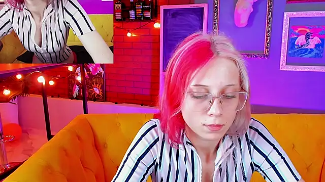 SakuraBliss online show from September 24, 5:19 pm