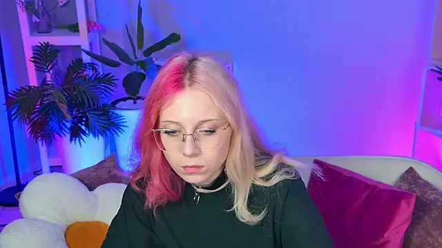 SakuraBliss online show from October 2, 2:31 pm
