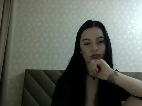 Snapshot of Lulii24 chatting on November 18, 2:49 am Lulii24 online show from November 18, 2:49 am