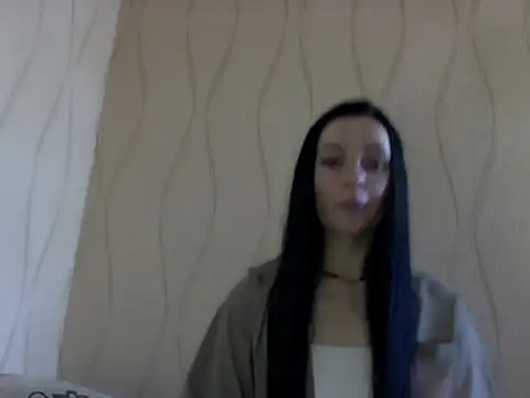 Snapshot of Lulii24 chatting on December 18, 1:04 pm Lulii24 online show from December 18, 1:04 pm