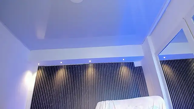 Snapshot of MadisonAnngel chatting on November 20, 7:58 pm MadisonAnngel online show from November 20, 7:58 pm