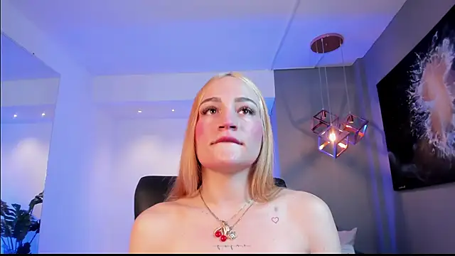 MadisonAnngel online show from January 8, 7:42 pm