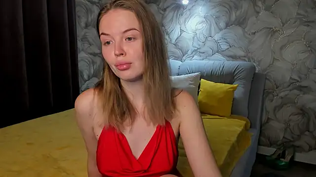 LaurennHill online show from November 8, 12:03 am