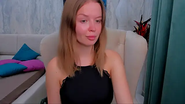 LaurennHill online show from September 19, 12:14 am