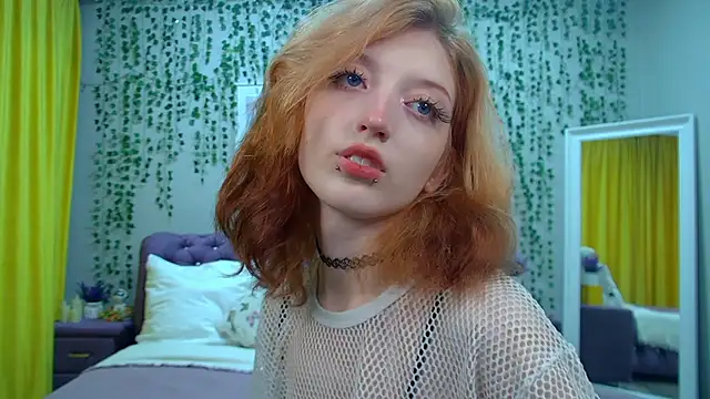 Snapshot of MistyMarlo chatting on October 9, 5:52 am MistyMarlo online show from October 9, 5:52 am