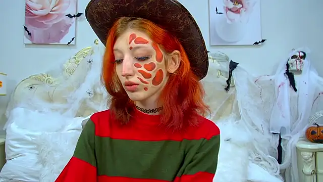 Snapshot of MistyMarlo chatting on October 29, 6:34 am MistyMarlo online show from October 29, 6:34 am