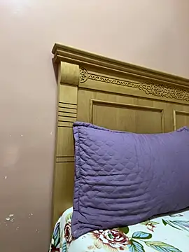  Laiali  online show from February 27, 9:58 pm