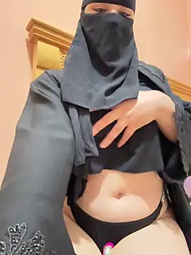  Laiali  online show from February 22, 9:27 pm