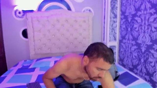 Snapshot of magnus_serket chatting on November 15, 10:52 am magnus serket online show from November 15, 10:52 am