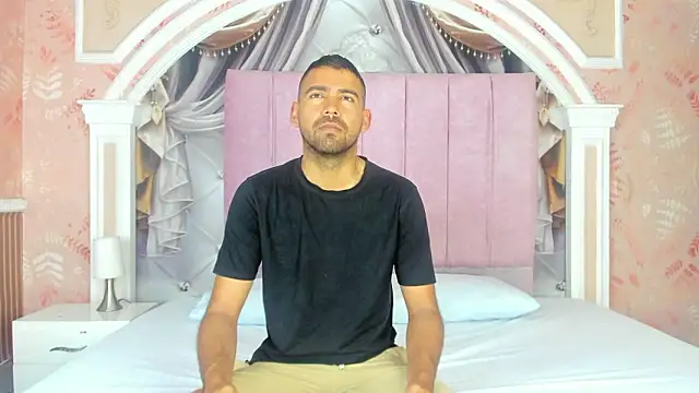 magnus serket online show from January 17, 11:36 am