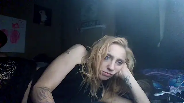 Snapshot of flavi1996 chatting on October 5, 7:32 am flavi1996 online show from October 5, 7:32 am